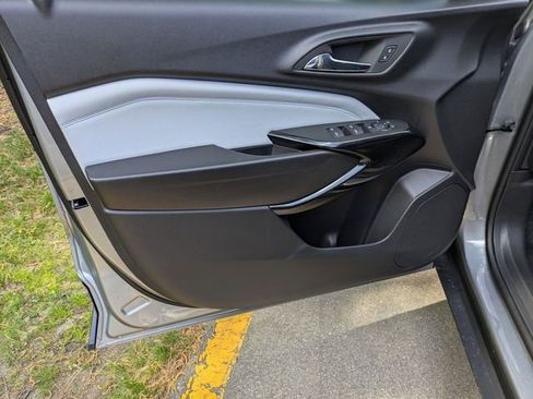 New 2026 Chevrolet Trax LT image 8