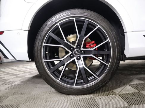 Used 2022 Audi Q8 Premium Plus image 33