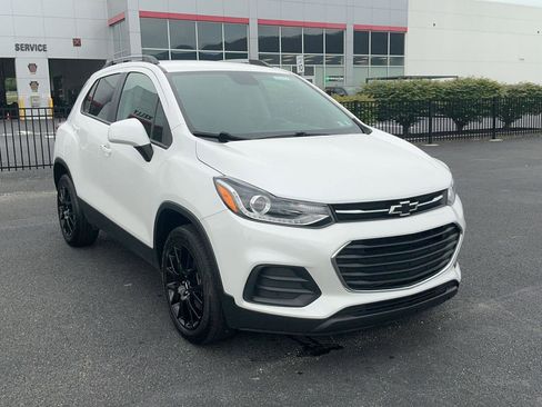 Used 2022 Chevrolet Trax LT w/ Sport Edition AWD/4WD image 3