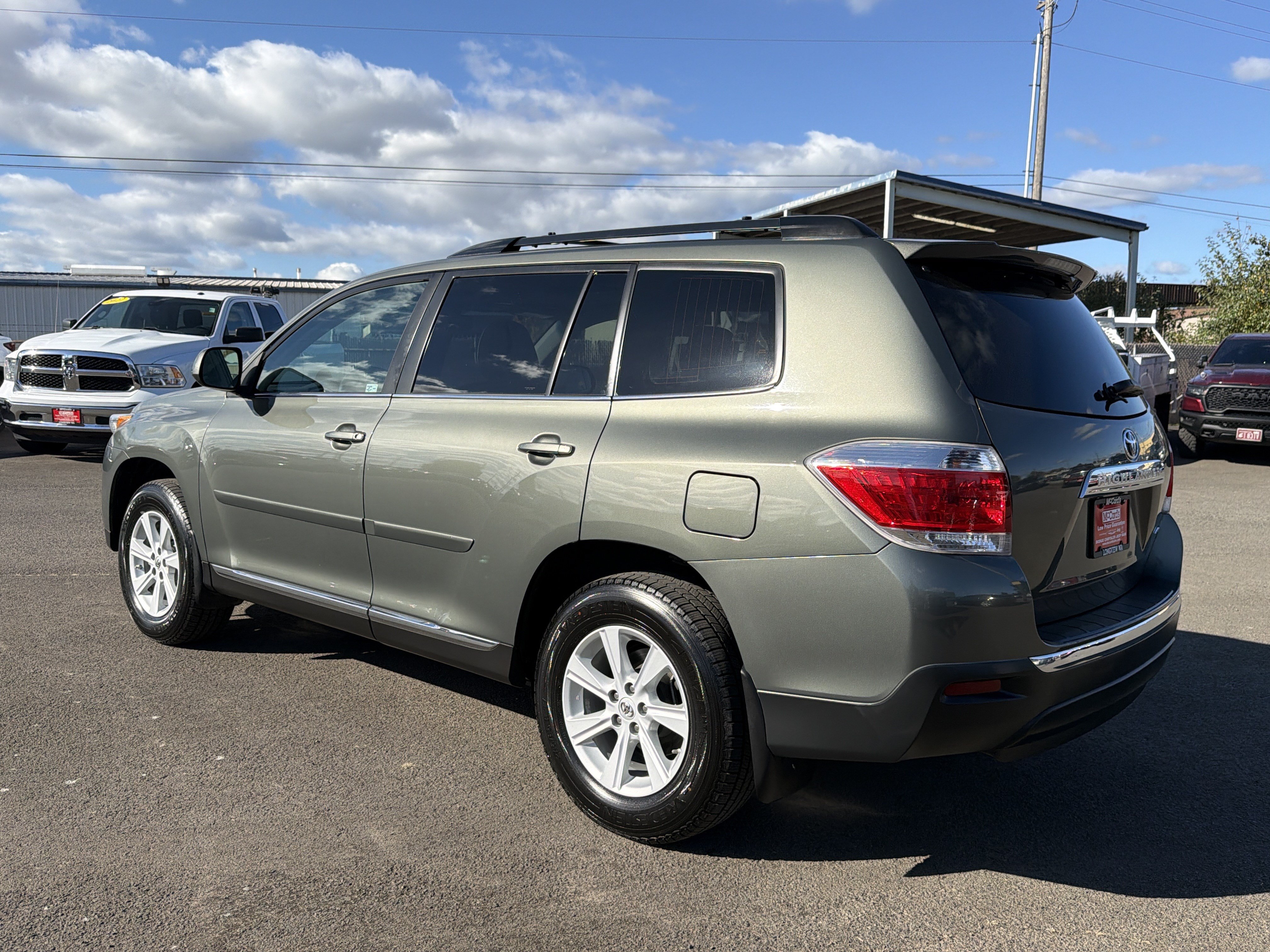 Used 2012 Toyota Highlander 4WD w/ Tech Pkg image 3