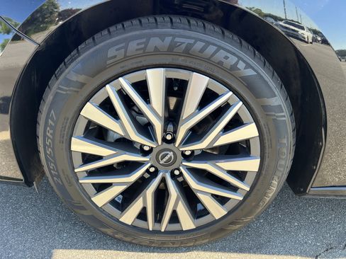 Certified 2025 Nissan Altima 2.5 SV FWD image 9