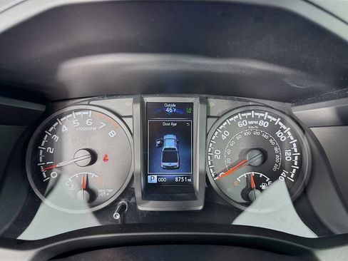 Used 2018 Toyota Tacoma SR image 17