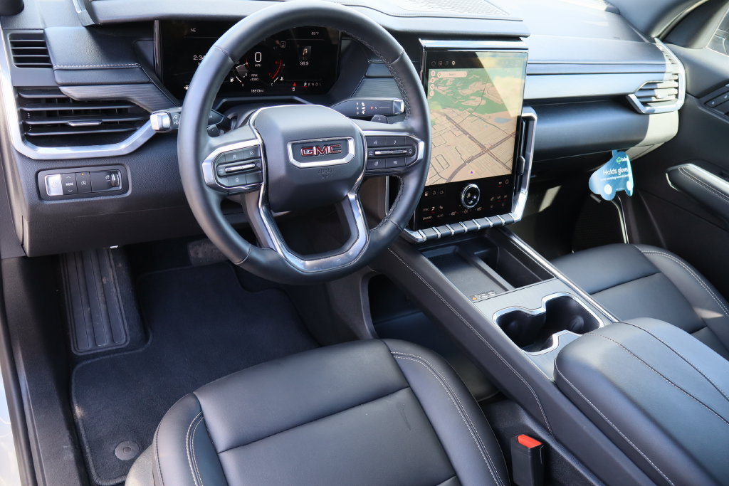 Certified 2026 GMC Acadia Elevation w/ Elevation Premium Package FWD image 11