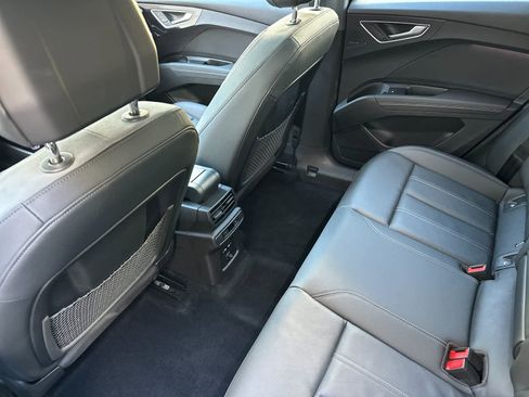 Used 2023 Audi Q4 e-tron Premium Plus w/ Premium Plus image 4