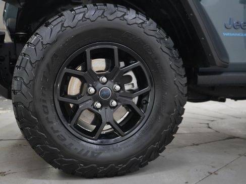 Used 2024 Jeep Wrangler Unlimited AWD/4WD image 31