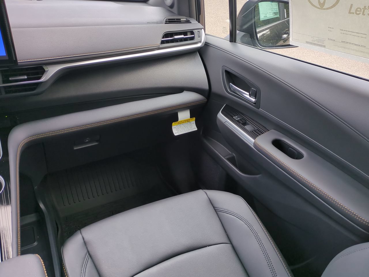 New 2026 Toyota Sienna XLE Woodland Edition AWD/4WD image 17