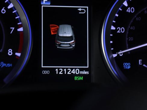 Used 2019 Toyota Highlander XLE image 26