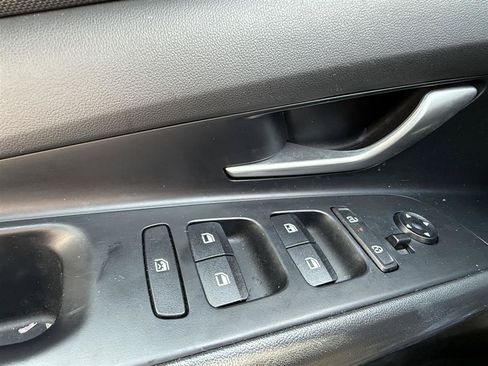Certified 2024 Hyundai Elantra SE FWD image 20