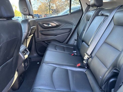 Used 2024 GMC Terrain SLT image 11