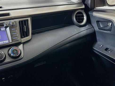 Used 2015 Toyota RAV4 LE FWD image 22