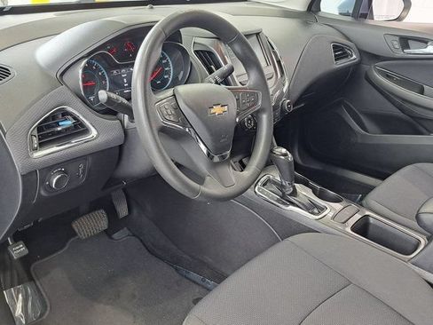 Used 2018 Chevrolet Cruze LT w/ LT Fleet Convenience Package FWD image 8