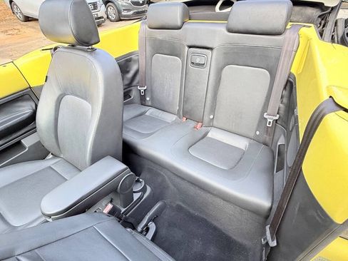 Used 2007 Volkswagen Beetle Convertible w/ Package 1 FWD image 36