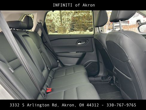 Used 2025 Nissan Rogue SV w/ SV Premium Package image 32