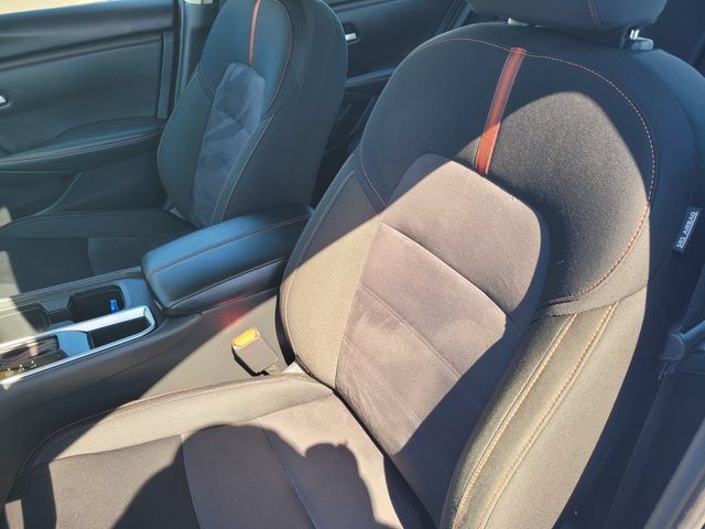 Certified 2025 Nissan Sentra SR FWD image 13