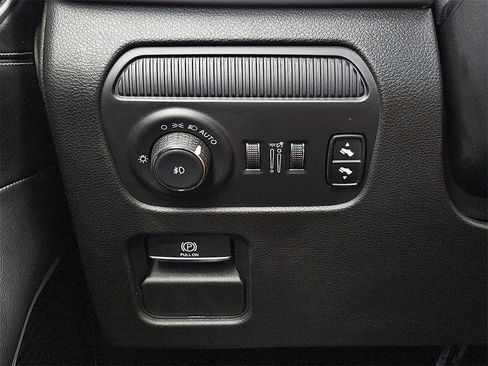 Used 2024 Jeep Wagoneer Series III w/ Premium Group I image 23