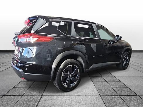 Used 2024 Nissan Rogue SV image 5