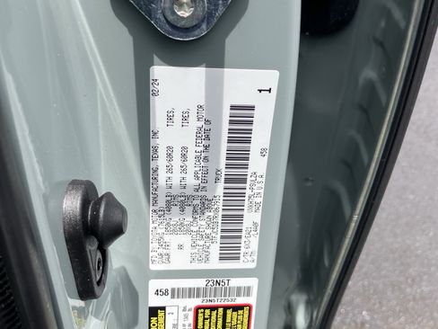 Used 2024 Toyota Tundra Limited AWD/4WD image 30