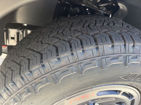 New 2025 Nissan Frontier PRO-4X image 12