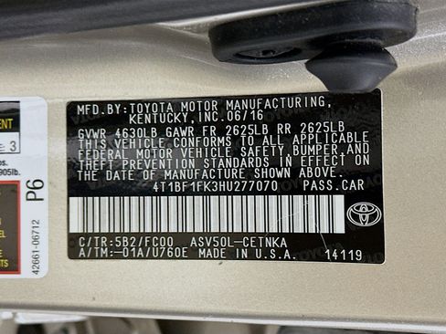 Used 2017 Toyota Camry LE image 12