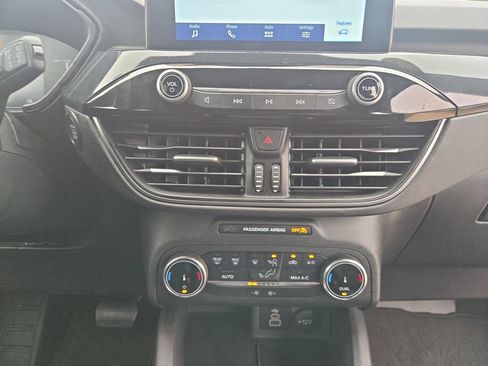 Used 2025 Ford Escape ST-Line AWD/4WD image 18