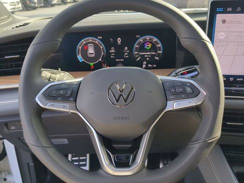New 2026 Volkswagen Tiguan SEL R-Line AWD/4WD image 31