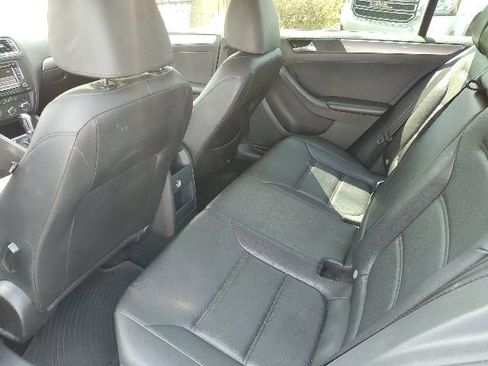 Used 2015 Volkswagen Jetta SE FWD image 19
