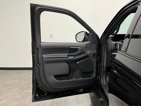 New 2025 Ford Expedition Platinum w/ Stealth Performance Package image 13
