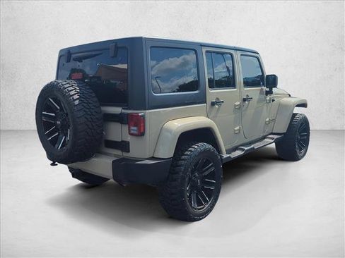 Used 2017 Jeep Wrangler Unlimited Sahara w/ Connectivity Group AWD/4WD image 5