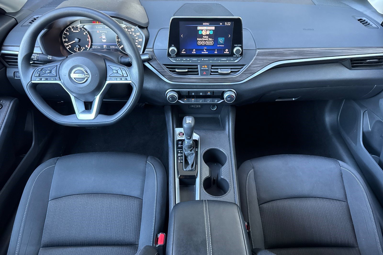 Used 2025 Nissan Altima 2.5 SV FWD image 27
