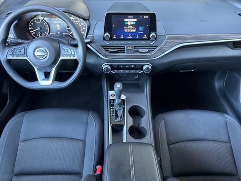 Used 2025 Nissan Altima 2.5 SV FWD image 27