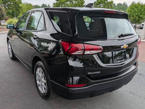 Used 2023 Chevrolet Equinox LS w/ Driver Confidence II Package AWD/4WD image 8