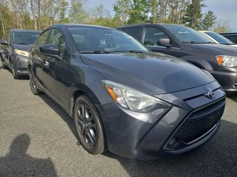 Used 2019 Toyota Yaris LE image 1