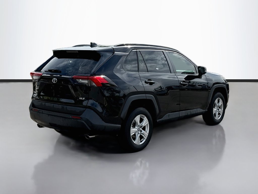 Used 2021 Toyota RAV4 XLE FWD image 7