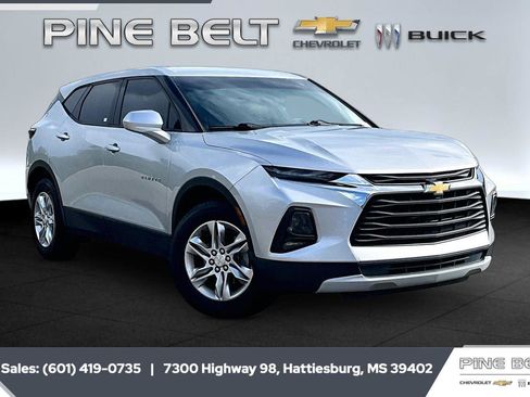 Used 2020 Chevrolet Blazer LT FWD image 1