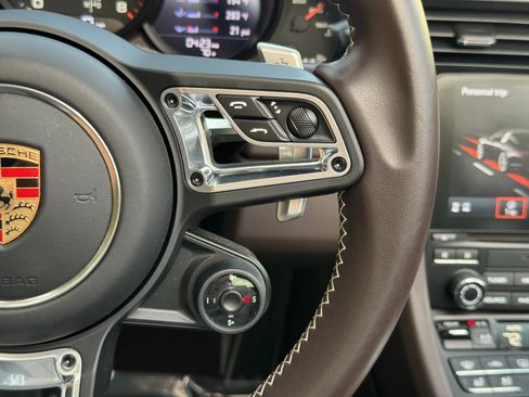 Used 2019 Porsche 911 image 47