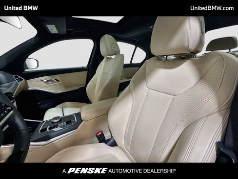 Certified 2025 BMW 330i Sedan RWD image 5