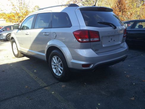 Used 2013 Dodge Journey SXT w/ Flexible Seating Group image 6