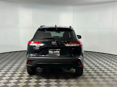 Used 2025 Toyota Corolla Cross LE image 8