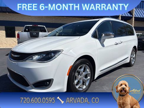 Used 2018 Chrysler Pacifica Limited image 1