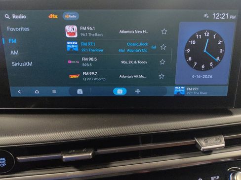Used 2024 Hyundai Santa Fe SEL FWD image 25