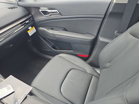New 2026 Kia Sportage EX image 16