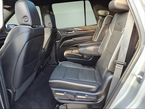 Used 2023 Cadillac Escalade Premium Luxury image 13