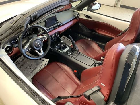 Used 2020 MAZDA MX-5 Miata Grand Touring image 15