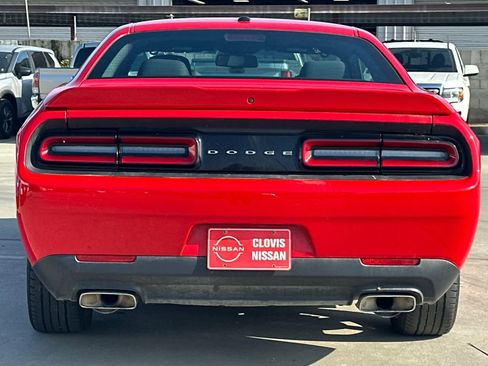 Used 2018 Dodge Challenger R/T image 8