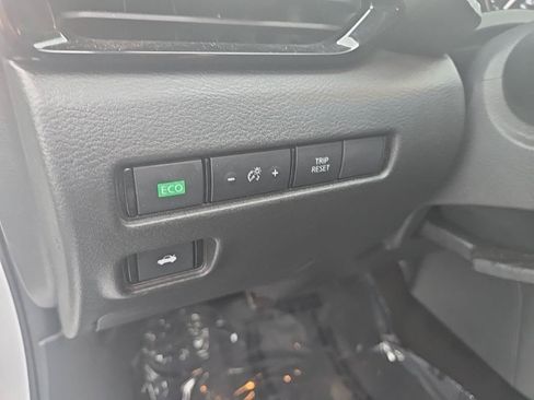 Used 2023 Nissan Sentra SV FWD image 14