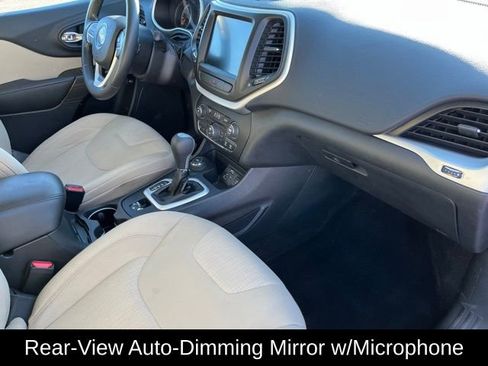 Used 2015 Jeep Cherokee Latitude w/ Comfort/Convenience Group image 24