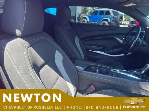 Used 2020 Chevrolet Camaro LT RWD image 21