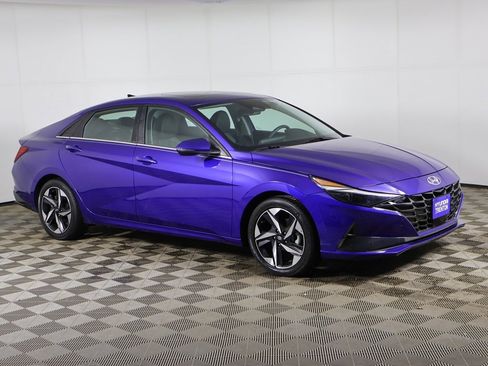 Certified 2023 Hyundai Elantra Limited w/ Preferred Accessory Package image 46