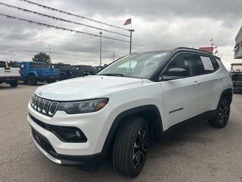 Used 2022 Jeep Compass Limited image 4