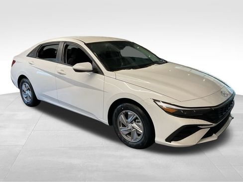 New 2026 Hyundai Elantra SE w/ Cargo Package FWD image 2